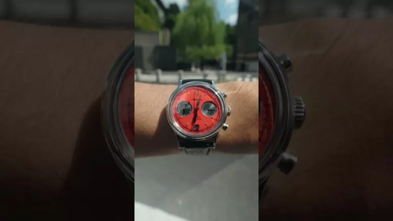 Vermilion Lacquer Chronograph — The Kurono SHU:朱 Color-Shift Edition