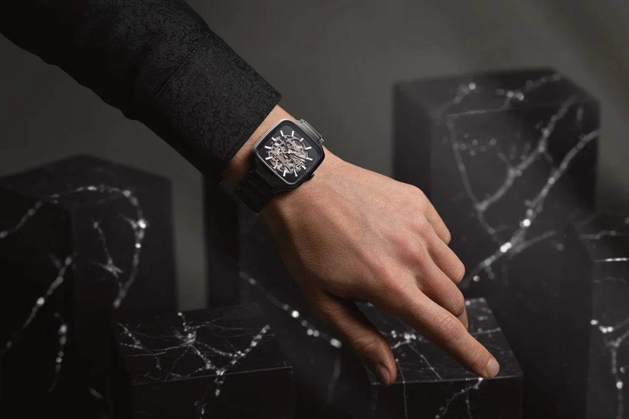 Rado True Square Skeleton
