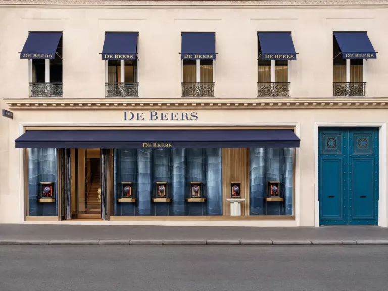 DE BEERS LONDON - De Beers / Paris Flagship on Rue de la Paix