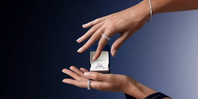 DE BEERS LONDON / Formed Over Time Chosen for a Lifetime