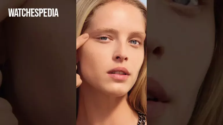 CHANEL - LES BEIGES. Natural is a style.