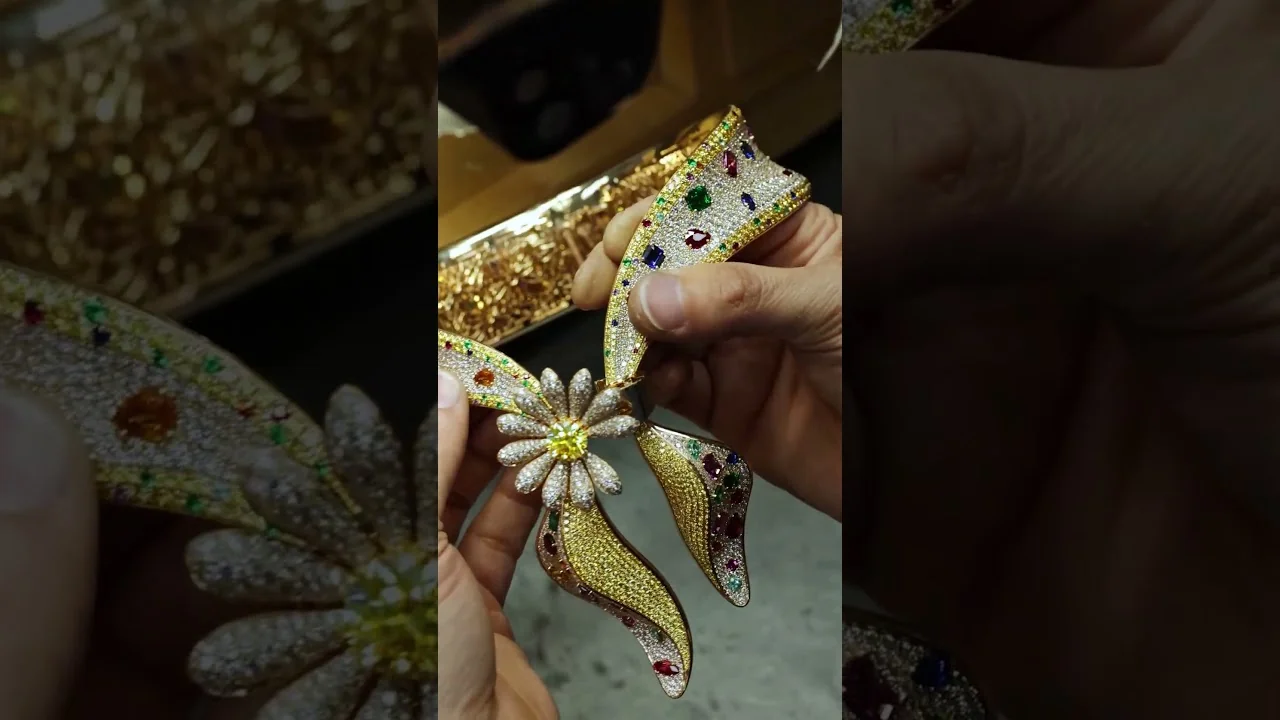 JACOB & CO - Explore the Craftsmanship of the Jacob & Co. Bandana Royale