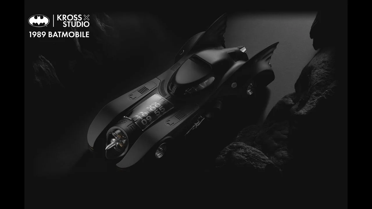 KROSS STUDIO - Exploring the 1989 Batmobile X Kross Studio Desk Clock
