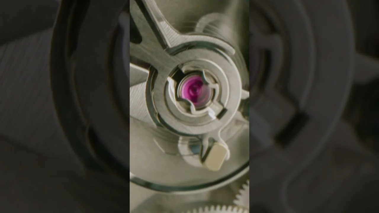 BOVET - Exploring The Récital 12 Green: A Perfect Everyday Companion