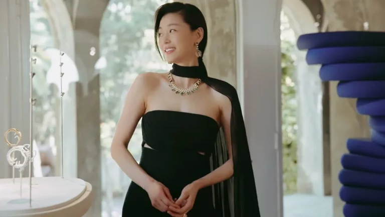 PIAGET - Gianna Jun Radiates Elegance in PIAGET Shapes of Extraleganza