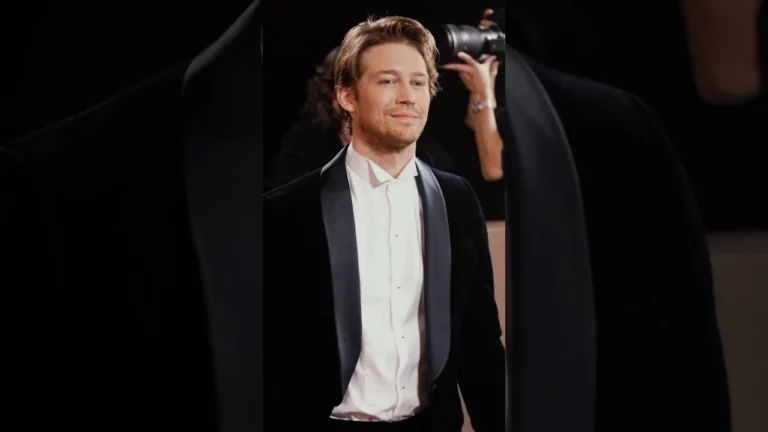 DIOR - Joe Alwyn Elevates Golden Globes Style With Dior Watch