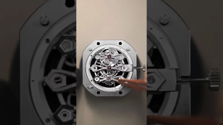GIRARD PERREGAUX - Masterful Craftsmanship of the Laureato Three Gold Bridges