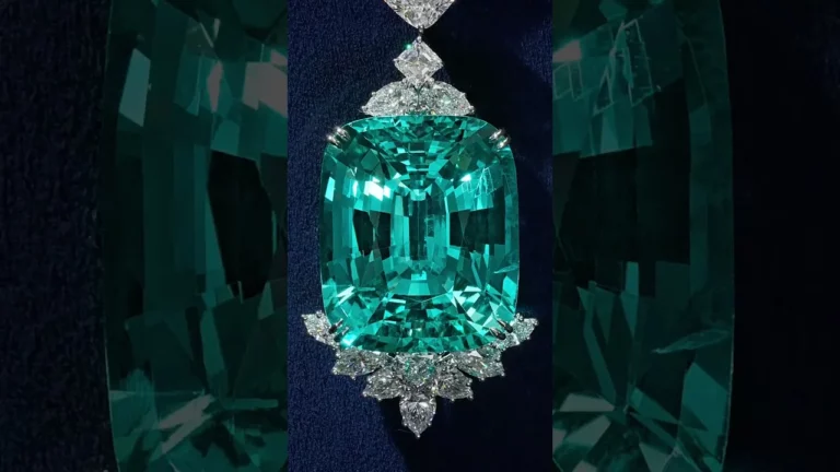 HARRY WINSTON - The Allure of The Emerald and Diamond Necklace by Harry Winston