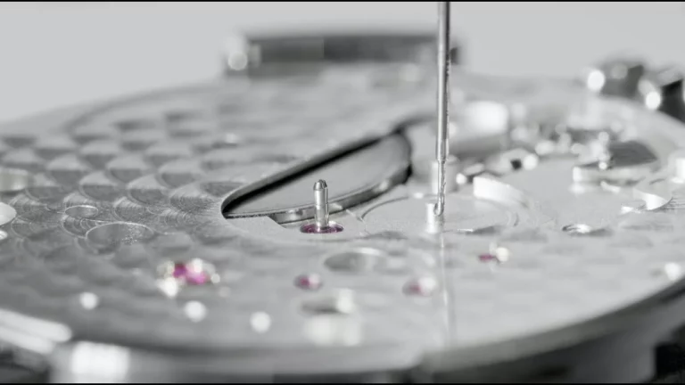 NOMOS GLASHÜTTE - Understanding the Art of Automatic Oiling in Glashütte Watches