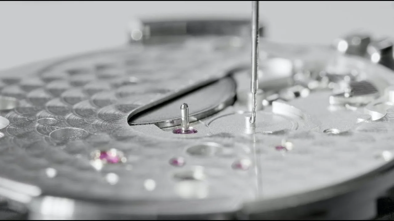 NOMOS GLASHÜTTE - Understanding the Art of Automatic Oiling in Glashütte Watches